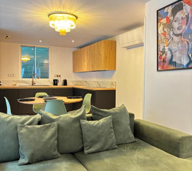Photo of Livingroom in Prado - Republique