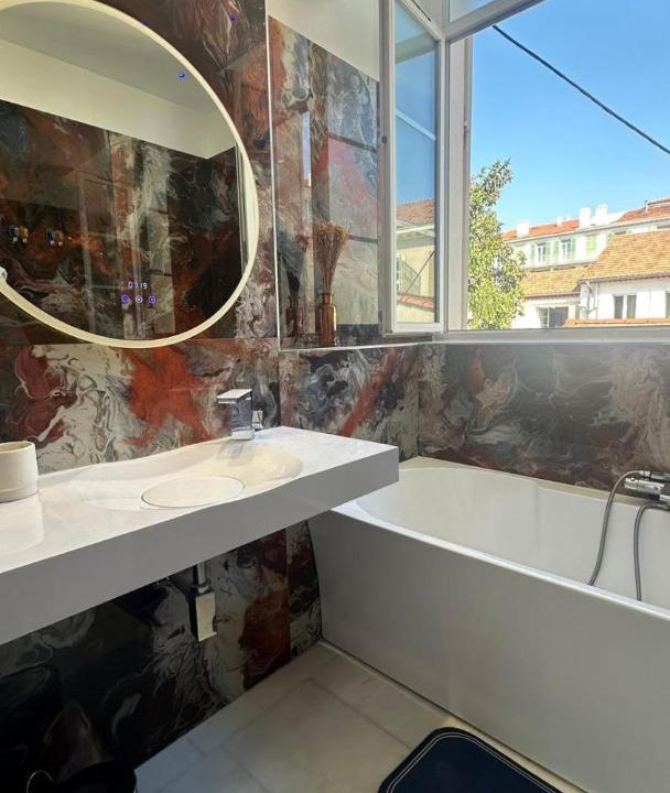 Photo of Bathroom in Cannes City Centre