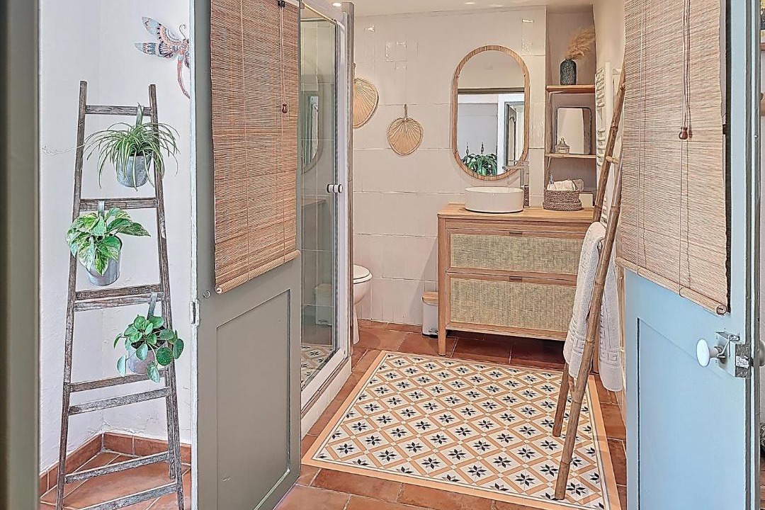 Photo of Bathroom in Saint-Cezaire-sur-Siagne