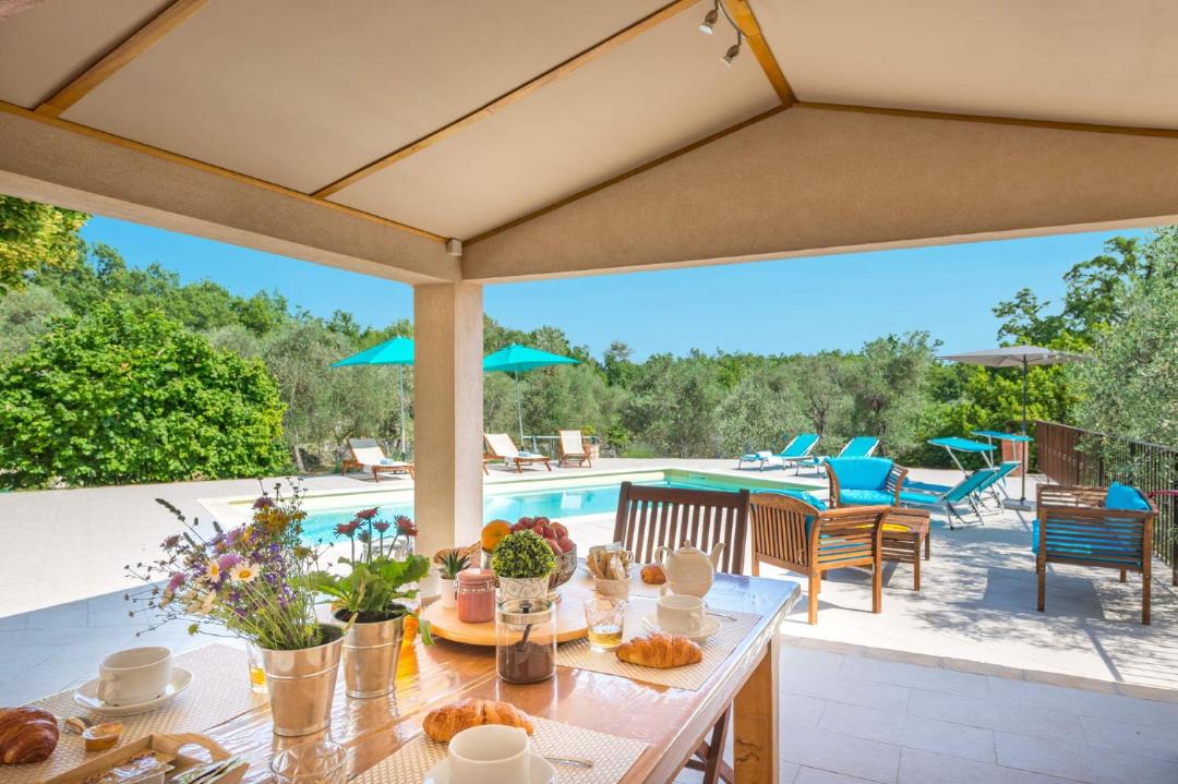 Photo of Patio Balcony in Saint-Cezaire-sur-Siagne