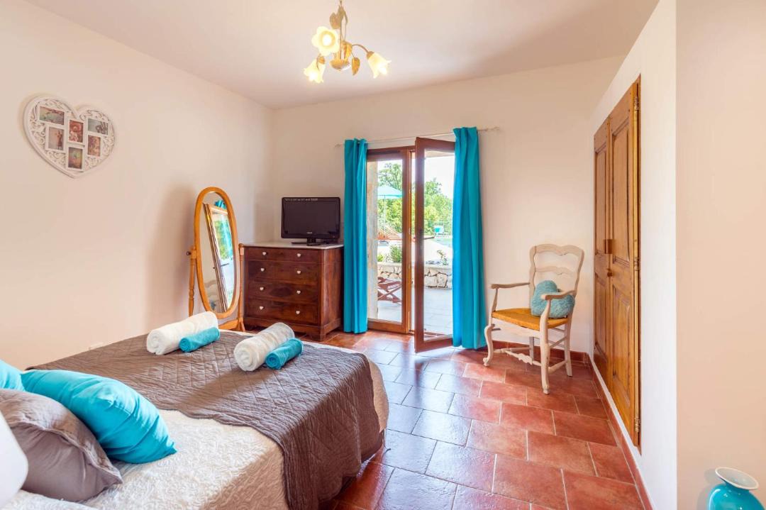 Photo of Bedroom in Saint-Cezaire-sur-Siagne