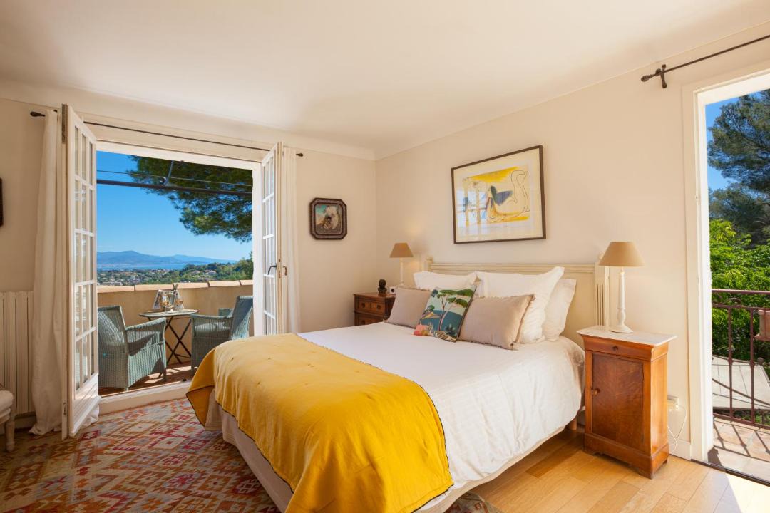 Photo of Bedroom in Vallauris
