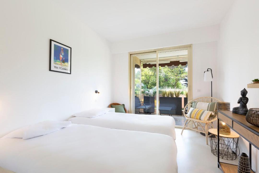 Photo of Bedroom in California - Pezou