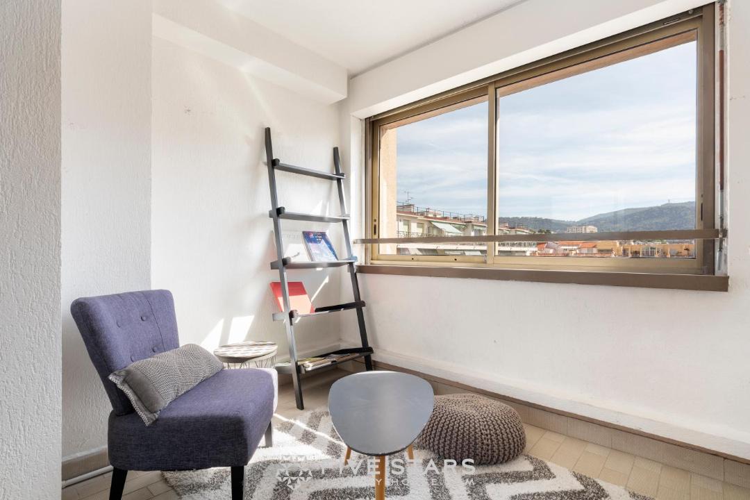 Photo of Livingroom in Jean-Medecin