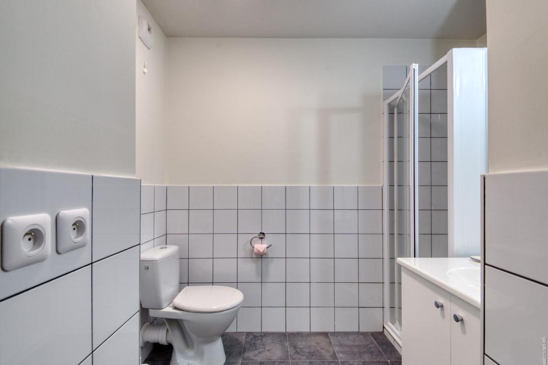 Photo of Bathroom in Vernier