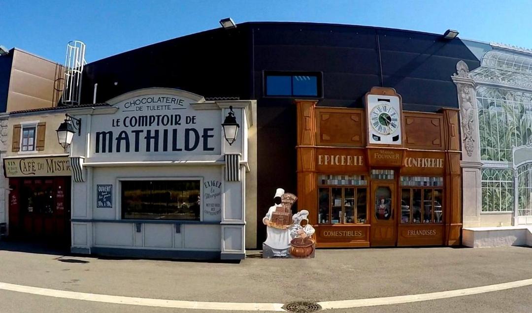 Photo of Others in Tulette