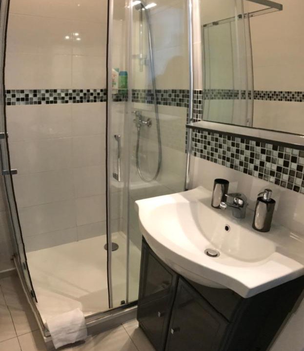 Photo of Bathroom in Beausoleil