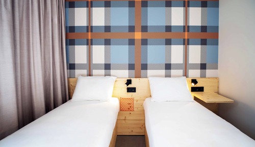 Standard Twin Room