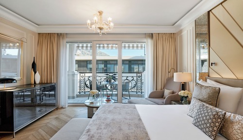 Prestige Room - Patio view