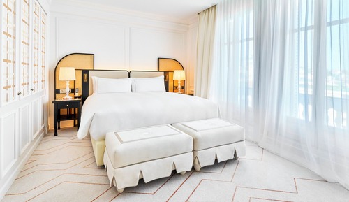 Premium Room, 1 King Bed, Balcony, City View