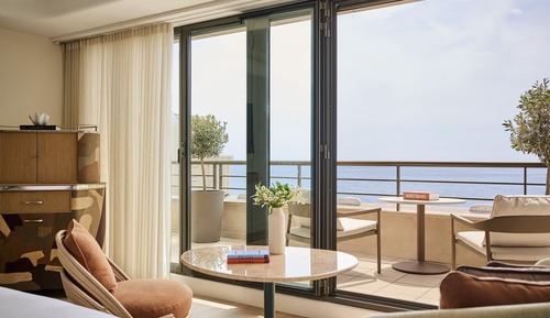 Deluxe Room, 1 King Bed, Sea View