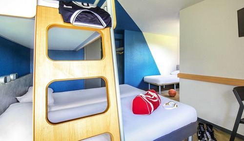 Room, Multiple Beds