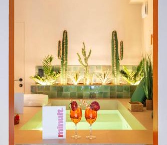 Suite with Hot Tub