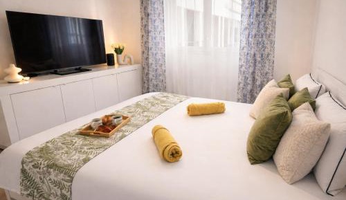 One-Bedroom Apartment with Terrace