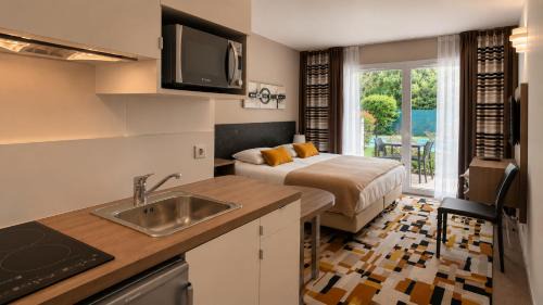 Superior Double Room with Terrace and Kitchen