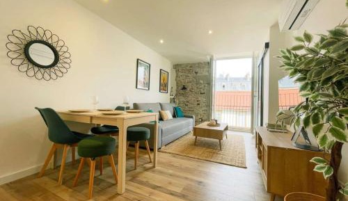 One-Bedroom Apartment with Balcony