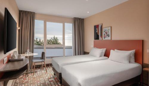 Family Connecting Rooms