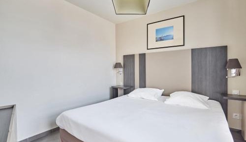 One-Bedroom Apartment (4 Adults)