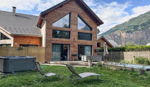 Superior Chalet