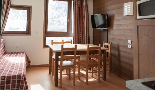 Studio (2 Adults)