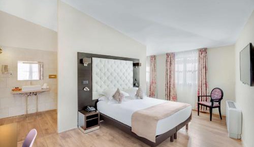Prestige Queen Room