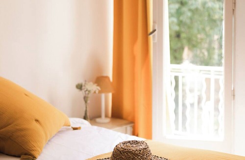 Meounes-les-Montrieux Hotel | Montrieux le Hameau