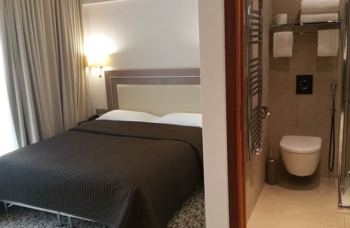 Villeneuve Loubet Beach Hotel | Hotel Villa Azur