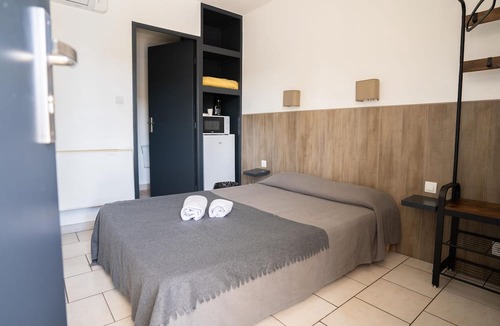 Velaux Hotel | Clos la Verdiere