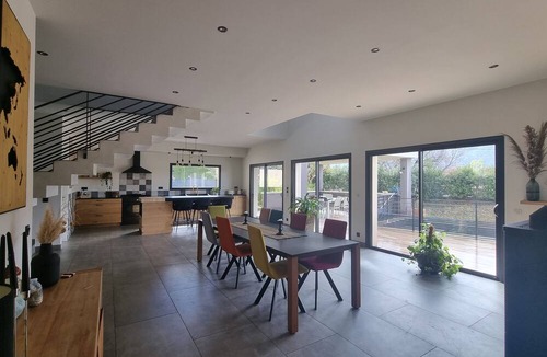 Maubec House | Modern house luberon view