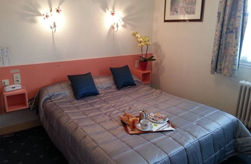 La Freissinouse Hotel | Hotel Azur