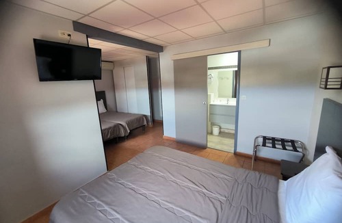 Chateauneuf-les-Martigues Hotel | Hôtel l'Hacienda