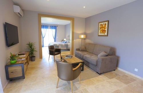 Pujaut Bed & Breakfast | Entre Vigne et Garrigue
