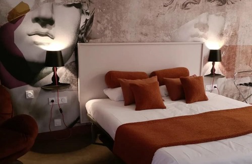 Orange Hotel | Logis Hôtel Le Glacier