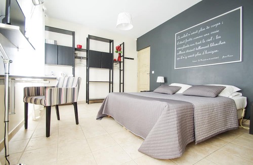 Cabries Bed & Breakfast | Bastide Tara