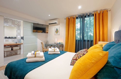 Lattes Bed & Breakfast | La Villa Des Sens
