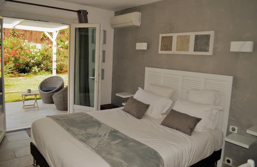 Vallauris Bed & Breakfast | Villa La Terre Des Lauriers B&B