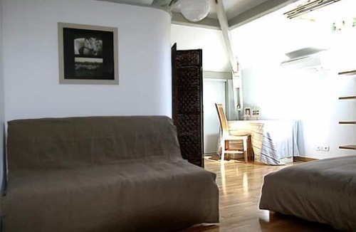 Mimet Bed & Breakfast | Domaine Le Laou Chambres d'hôtes