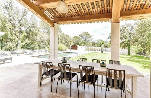 Lourmarin House | “Villa Tranquilla: Charming Retreat with Swimming Pool in Lourmarin”