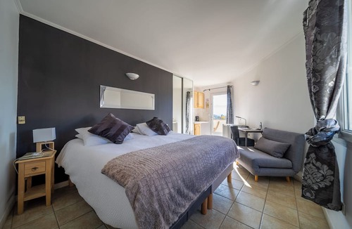 Cabrieres-d'Avignon Hotel | Les Loges du Luberon