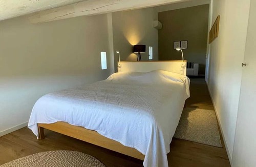 Menerbes Villa | Homerez - Villa for 10 ppl. with swimming-pool, garden and terrace at Ménerbes