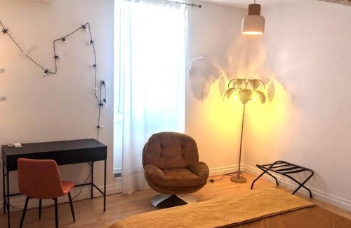 Le Thor Bed & Breakfast | Chambre Voltaire ou Chambre Beckett, terrasse en bord de Sorgue