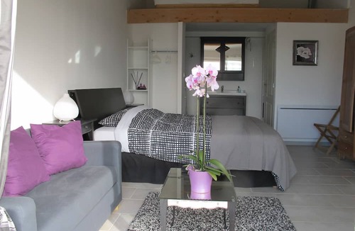 Sainte-Colombe Bed & Breakfast | Loucardalines