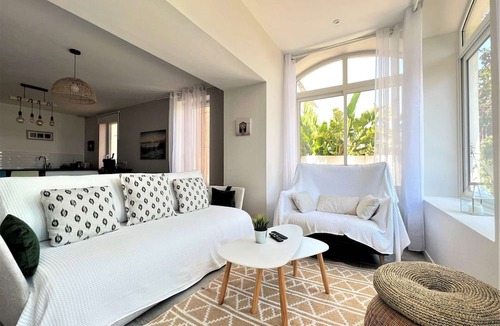 Sanary-sur-Mer Apartment | Seaside apartment on foot with panoramic sea view terrace for 6