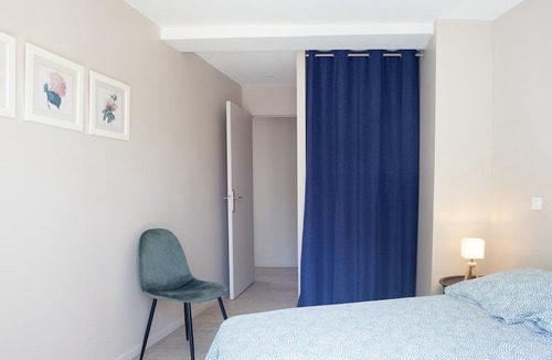Les Camoins Apartment | Apartment 'Cocon Avec Piscine Et Jardin' with Shared Pool, Private Terrace and Wi-Fi