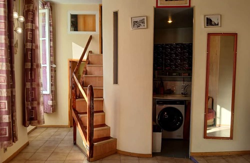 Thiers Apartment | Apartment 'Loft Americain Centre Ville' with Wi-Fi