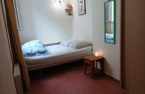Thiers Apartment | Apartment 'Loft Americain Centre Ville' with Wi-Fi