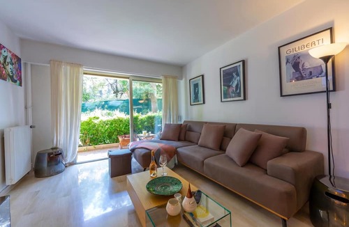 Fabron Apartment | Appartement Les Cyclamens with Garden and Pool, Nice, France