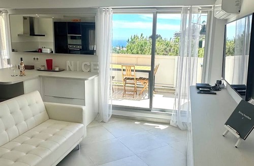 Fabron Apartment | Luxury Apartment - 3 rooms with sea view, swimming pool and tennis court