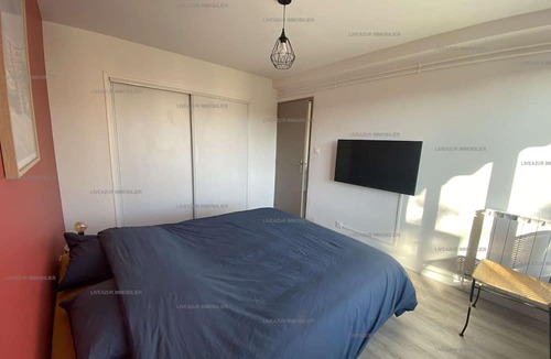 Sanary-sur-Mer Apartment | T3 apartment with air co near downtown with terrace for 4