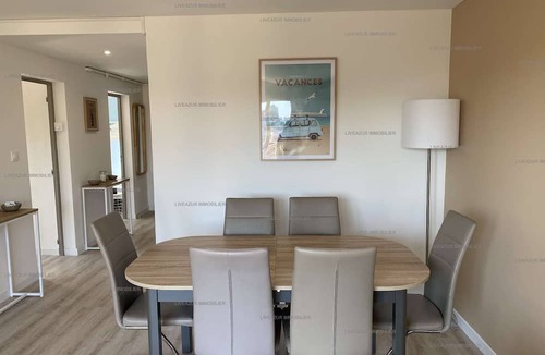 Sanary-sur-Mer Apartment | T3 apartment with air co near downtown with terrace for 4